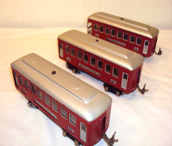 ABT: 2 Lionel #610 Pullmans & #610 Observation Car: Paul V. Ambrose and Drew J. Bauer present: These are two #610 Pullmans and the #612 Observation Car that Lionel made in O Gauge circa the 1930s. Repainted. Please add $15.00 for US-48 Shipping and Ins
