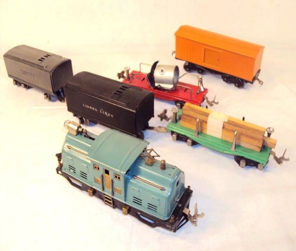 ABT: Lionel #252 Electric, 2 Tenders & 3 Rolling S: Paul V. Ambrose and Drew J. Bauer present: This is the #252 repainted Peacock Electric, #1689W Black Tender, repainted Grey Tender, repainted Orange Box Car, Red #620 Searchlight Car, and the Green #6