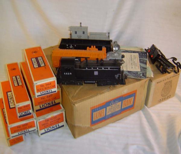 ABT:Great Lionel #1457 1949 6220 Freight Set/ObsTh: ABT:Great Lionel #1457 1949 6220 Freight Set/ObsThis is the #1457 Switcher Freight Set that Lionel made in 1949. Includes the #6220 ATSF Switcher with Bell, the #6462 NYC Black Gondola, the #6520 Oper