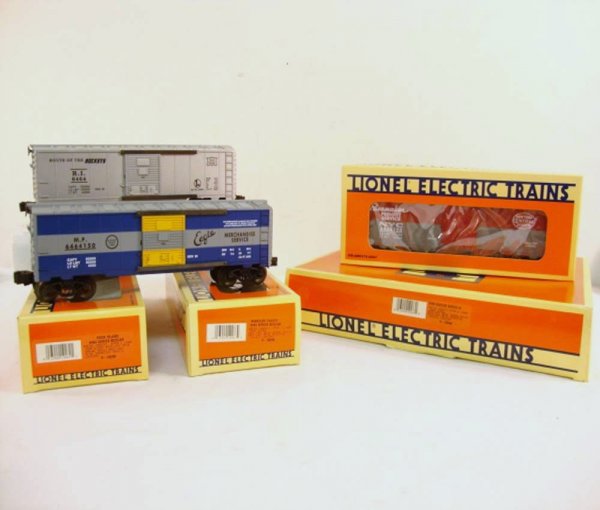 ABT: Mint Lionel #19266 6464 Series III Box Cars/OB: Paul V. Ambrose and Drew J. Bauer present: This is the #19266 Series III Edition of the 6464 Series that Lionel made in the 1990s. This series includes the #19268 (6464-150) Missouri Pacific Box Car, 