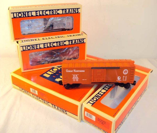 ABT: Lionel #19247 Edition One 6464 Series/OB: Paul V. Ambrose and Drew J. Bauer present: This is the # 19247 Series One of the 6464 Box Cars that Lionel made in the 1990s. Included are the #19248 Silver Western Pacific 6464-1 Box Car, the #19249 