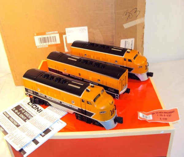 ABT: Mint Lionel #11737 TCA ABA F-3 Diesels/OB: Paul V. Ambrose and Drew J. Bauer present: These are the #11737 Orange & Black TCA F-3 ABA Diesels with Dual Motors that Lionel made in the 1990s. (with original color cabs) Goes with the Passenger Ca