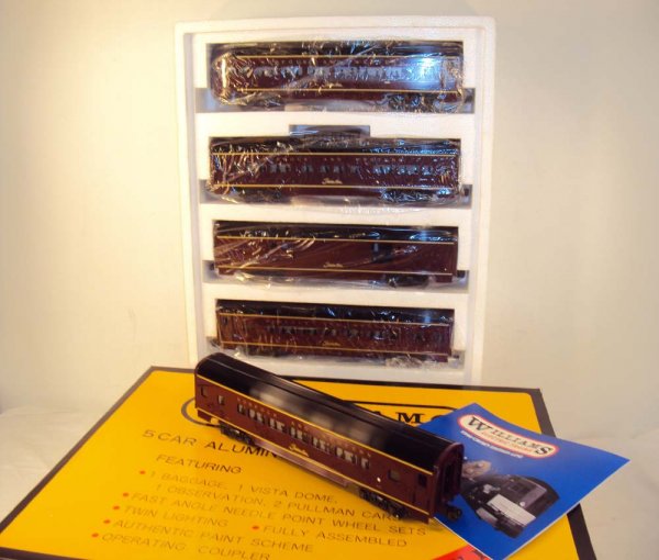 ABT: Mint Williams #2800 Norfolk & Western Aluminu: Paul V. Ambrose and Drew J. Bauer present: These are the #2800 Norfolk & Western Aluminum Car Set (5 cars) that Williams made in O Gauge several years ago. Our Opinion is that they are generally in Co