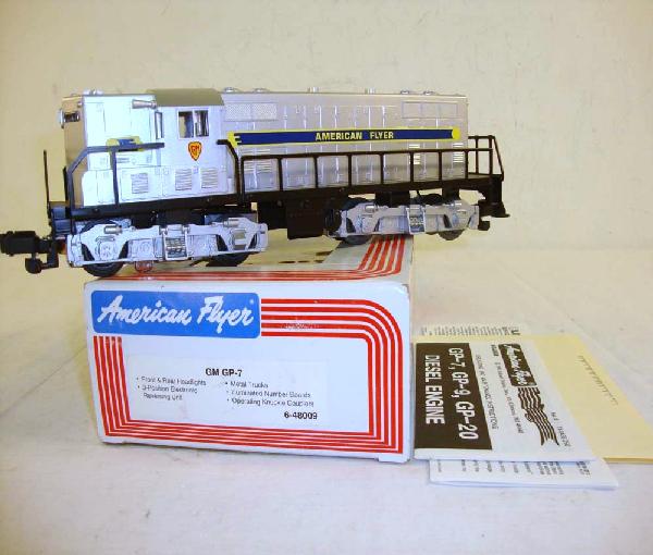 ABT: Lionel/AF S: #48009 GM GP-7 Unit/OB: Paul V. Ambrose and Drew J. Bauer present: This is the #48009 GM GP-7 Unit that Lionel/American Flyer made in S Gauge a few years ago. Our Opinion is that it is generally in Mint Condition. A Nice Ori