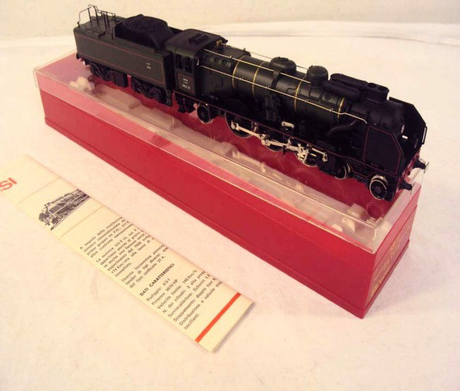 ABT: Nice Rivarossi SNCF #1341 HO Steam Engine & Te: Paul V. Ambrose and Drew J. Bauer present: This is the #1341 Steam Engine and Tender that Rivarossi of Italy made in HO circa the 1970s. Our Opinion is that it is generally in Like New Condition. Incl