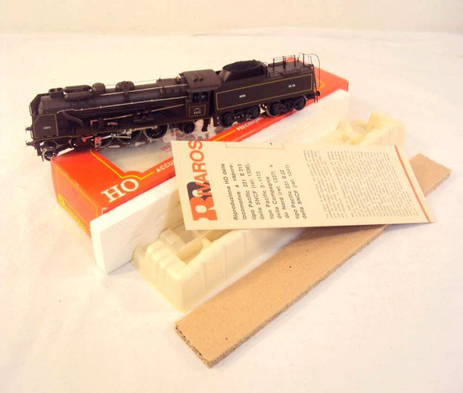 ABT: Nice Rivarossi HO #1337 Steam Engine & Tender/: Paul V. Ambrose and Drew J. Bauer present: This is the #1337 Steam Engine and Tender that Rivarossi of Italy made in HO in the 1970s. Our Opinion is that they are generally in Like New Condition. Incl