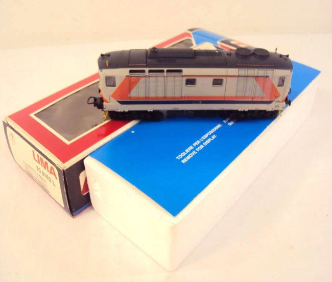 ABT: Nice Lima HO #208152L Diesel/OB: Paul V. Ambrose and Drew J. Bauer present: This is the #208152L Diesel that Lima of Italy made in HO circa the 1970s. Our Opinion is that it is generally in Like New Condition. Includes nice OB as pic