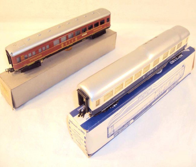 ABT: Hornby #7444 & Fleischmann #1411 HO Dining Car: Paul V. Ambrose and Drew J. Bauer present: These are the #7447 and #1411 HO Dining Cars that Hornby and Fleischmann made circa 1970. Our Opinion is that they are generally in Like New Condition. Inclu