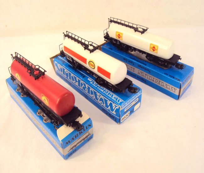 ABT: 3 Great Marklin HO Tank Cars/OBs: Paul V. Ambrose and Drew J. Bauer present: These are the #6448, #4649 and #4650 Tank Cars that Marklin made in HO circa the 1960s. Our Opinion is that they are generally in Like New Condition. Include