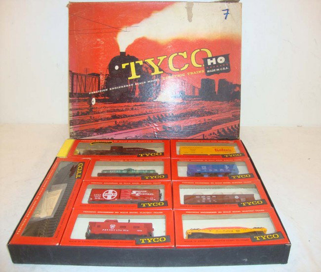ABT: Tyco HO #T6311A Early Bird-East Train Set/OBs: Paul V. Ambrose and Drew J. Bauer present: This is the #T6311A Early Bird-East 7-Car Train Set that Tyco made in HO circa the 1960s. Our Opinion is that it is generally in Excellent Condition. Include