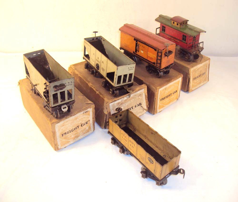 ABT: 5 Scarce Dorfan O Gauge #600-series Freight Ca: Paul V. Ambrose and Drew J. Bauer present: These are five 600-series Freight Cars that Dorfan made in O-gauge circa the 1930s. Our Opinion is that they average Very Good Condition. Includes four scarc