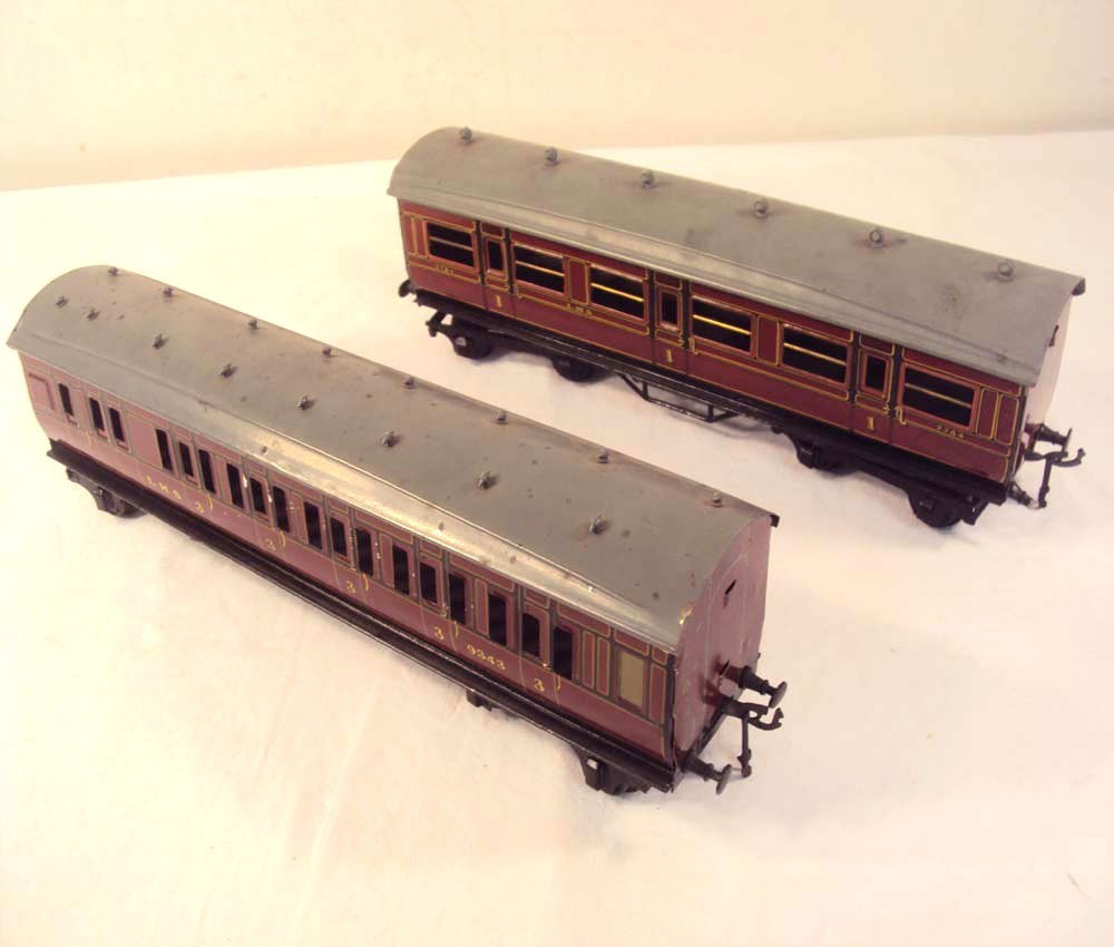 ABT: Bassett-Lowke O Gauge LMS #2784 & #9343 Passe: Paul V. Ambrose and Drew J. Bauer present: These are the LMS #2784 1st Class and the #9343 3rd Class Passenger Coaches that Bassett-Lowke of England made made in O gauge circa the 1930s. Nicely detail