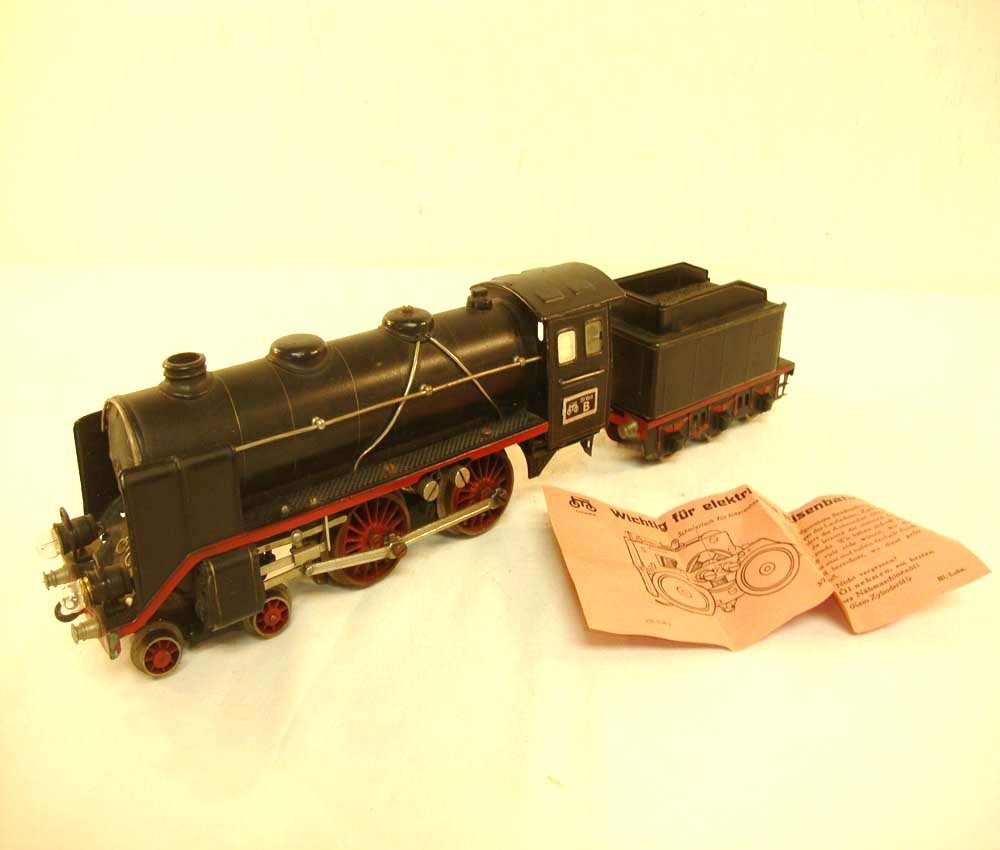 ABT: Marklin O Gauge #920 Steam Engine & Tender: Paul V. Ambrose and Drew J. Bauer present: These are the #920 4-4-0 Steam Engine and Tender that Marklin made in O gauge circa 1930. Die-cast Frame with stamped-steel Boiler and designated 20 Volt. Ou