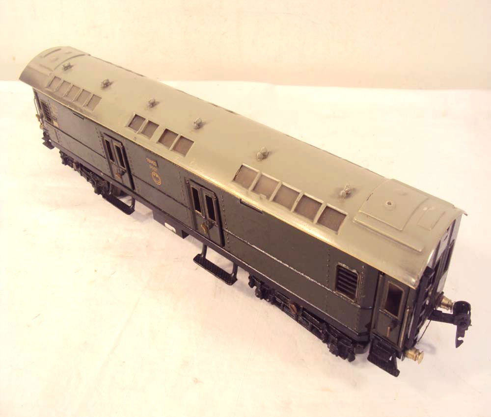 ABT: Nice Marklin #19450 O Gauge Post Van: Paul V. Ambrose and Drew J. Bauer present: This is the #19450 Post Van that Marklin made in O gauge circa the 1930s. Very impressive model that measures over 15-inches in length. Our Opinion is that i