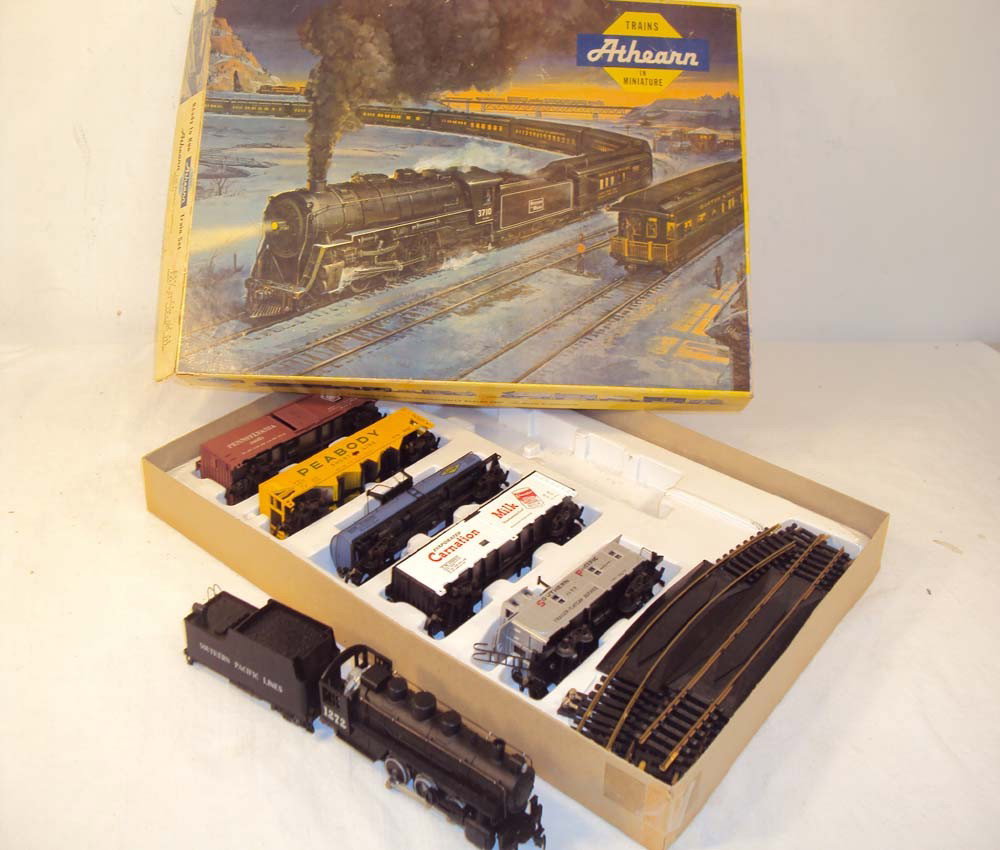 ABT: Athearn HO #6261 Southern Pacific Steam Freigh: Paul V. Ambrose and Drew J. Bauer present: This is the #6261 Southern Pacific 0-6-0 Five-Car Steam Freight Train Set (engine is missing roof, and tender missing a pair of wheels) that Athearn made a f