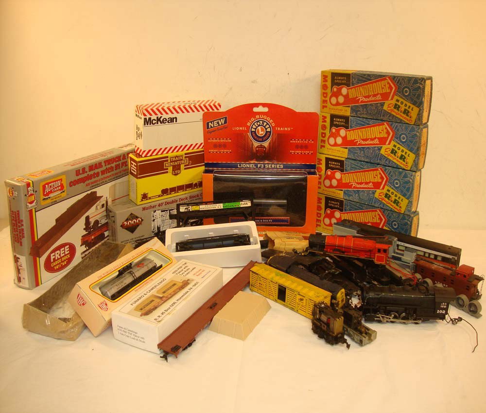 ABT: Mixed Manufacturer Assorted HO Kits, Engines,: Paul V. Ambrose and Drew J. Bauer present: This is an assorted Lot of metal and plastic Engines, Shells and Kits by various HO makers from some time ago. Includes OBs as pictured; what you see is what