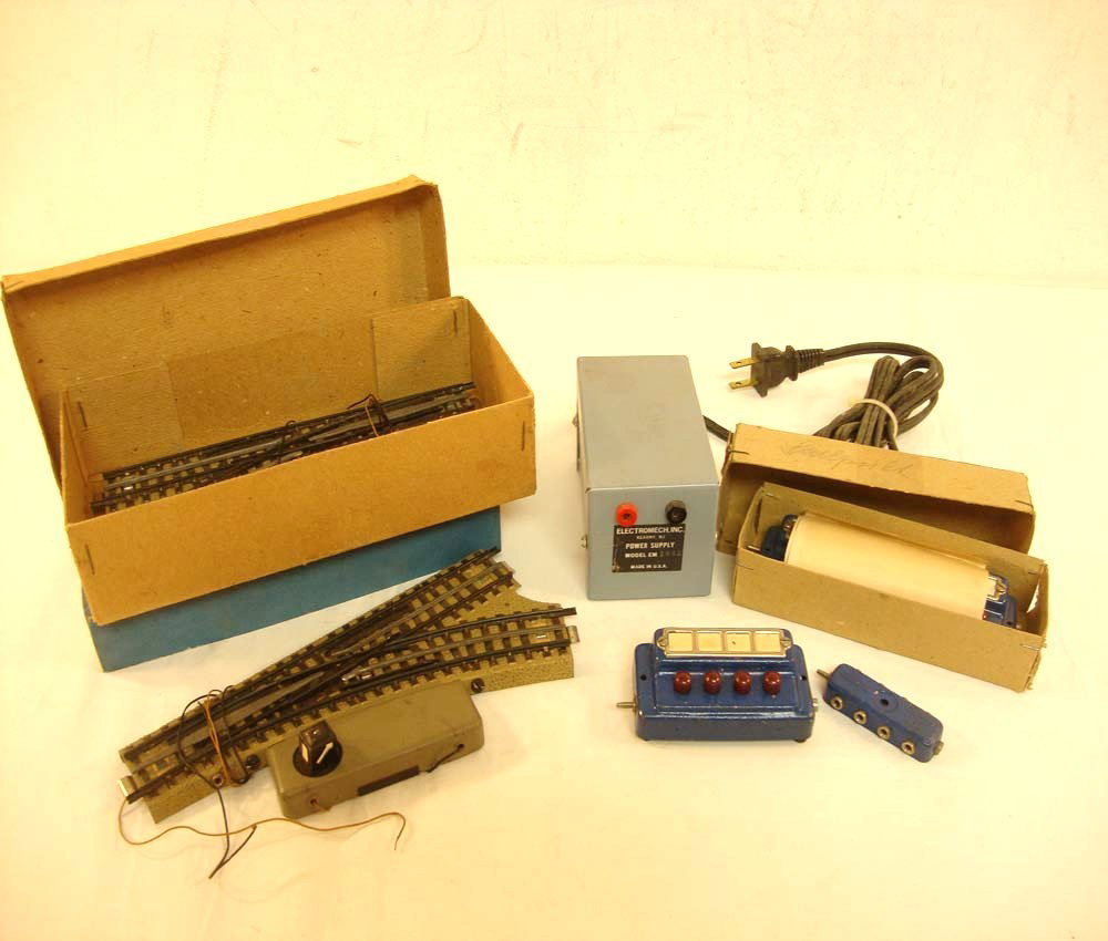 ABT: Assortment Marklin HO Switches & Controllers : Paul V. Ambrose and Drew J. Bauer present: This is an assortment of Marklin HO Switches and Controllers from the 1950s and an Eceltromech Power Pack from some time ago. Includes some OBs; what you see