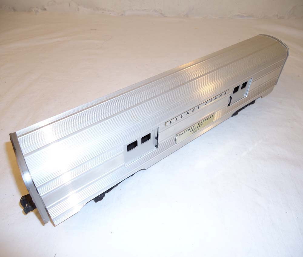 ABT: Lionel #2530 Small Door Baggage Car: Paul V. Ambrose and Drew J. Bauer present: This is the #2530 Small Door Baggage Car that Lionel made in the 1950s. No Box. Please add $15.00 for US-48 Shipping and Insurance.