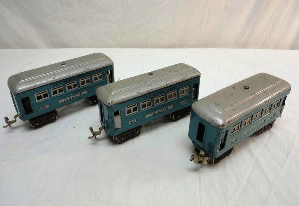 ABT: Lionel O gauge #609 (2) & #611 Blue/Silver Pas: Paul V. Ambrose and Drew J. Bauer present: These are the #609 (2) and #611 Blue/Silver Passenger Cars that Lionel made in O gauge in the 1930s. No Boxes. Please add $16.00 for US-48 Shipping and Insur