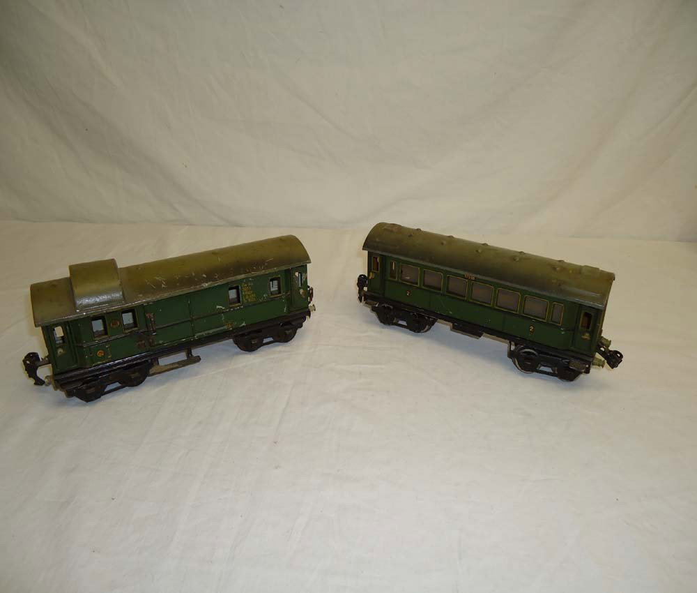 ABT: Marklin O Gauge #17510/17540 Passenger Cars: Paul V. Ambrose and Drew J. Bauer present: These are the approx. 9-inch #17510/17540 Green Passenger Cars that Marklin made in O gauge circa the 1930s. No Boxes. Please add $18.00 for US-48 Shipping a
