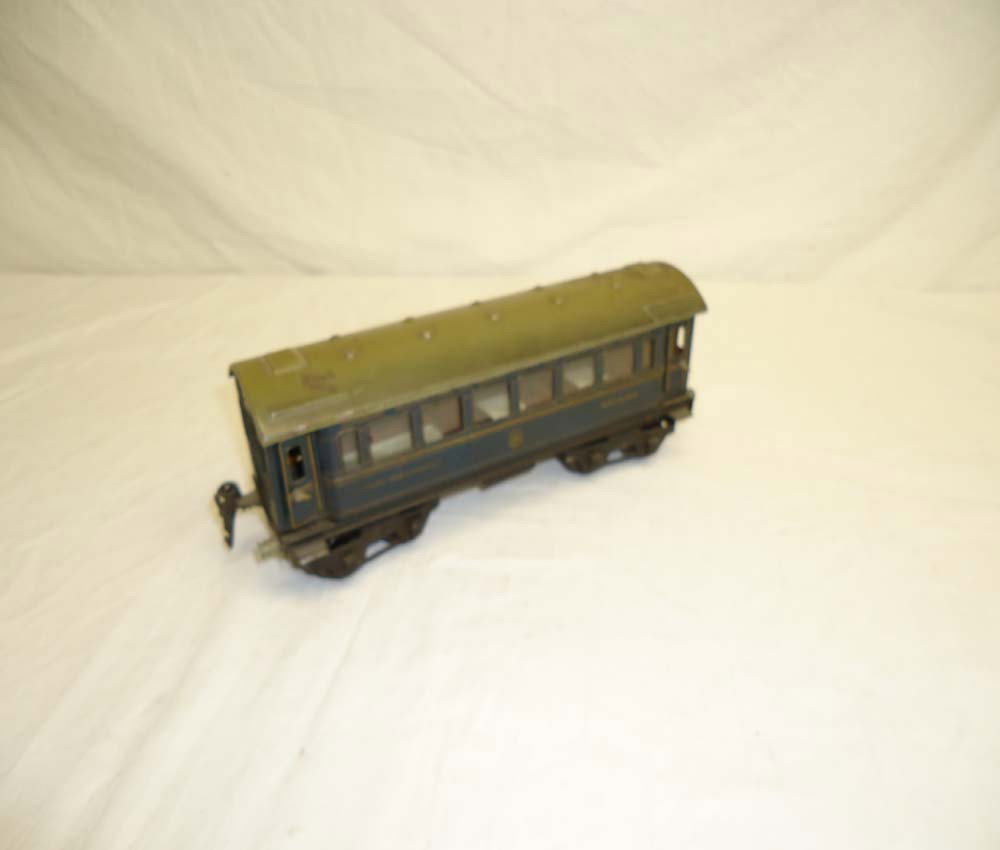 ABT: Marklin O Gauge 'Wagon Lits' Dining Car: Paul V. Ambrose and Drew J. Bauer present: This is the highly-detailed 9-inch 'Wagon Lits' Dining Car that Marklin made in O gauge circa 1930. No Box. Please add $15.00 for US-48 Shipping and Insuranc
