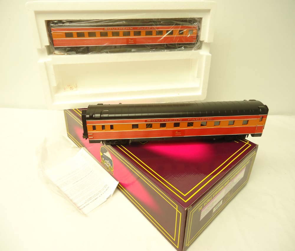 ABT: Mint MTH #20-6629 Southern Pacific Sleeper/Di: Paul V. Ambrose and Drew J. Bauer present: This is the #20-6629 Southern Pacific Sleeper/Diner Streamline Passenger Cars that MTH made in O Gauge several years ago. Our Opinion is that the Set is gene