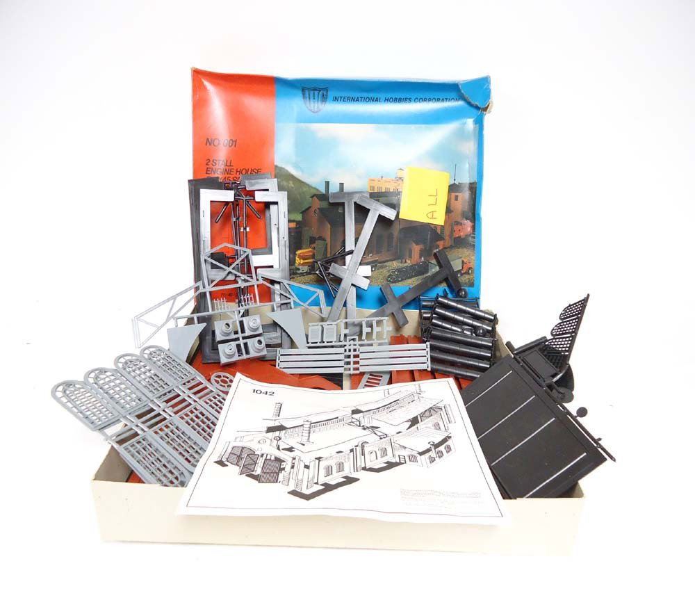 ABT: LGB G Scale: IHN #001 2-Stall Engine House 1/4: Paul V. Ambrose and Drew J. Bauer present: This is the #001 two-stall Engine House that International Hobbies Corporation made in 1/45 Scale a few years ago. Original Box. Please add $15.00 for US-48 