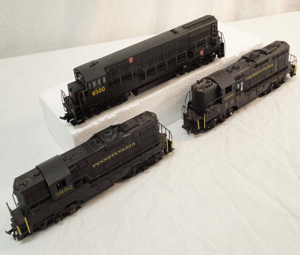 ABT: Rivarossi HO Scale: 3 Assorted Diesel Engines: Paul V. Ambrose and Drew J. Bauer present: These are three Assorted Engines that Rivarossi made in HO Scale a few years ago. Please look at all the pictures; what is pictured is what you will receive.