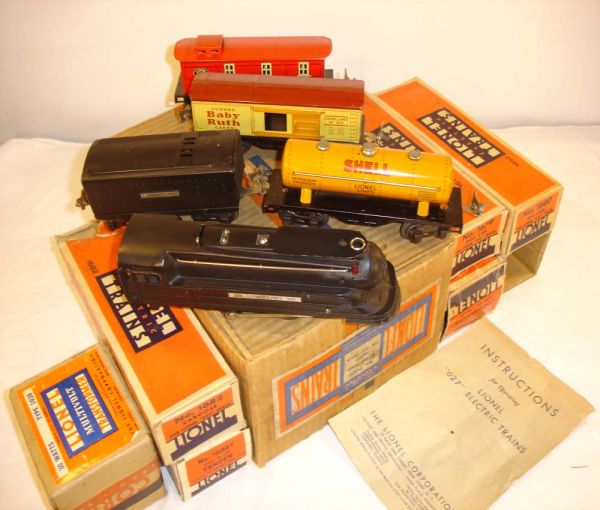 ABT: Lionel #7003 Uncatalogued Freight Set/OBs+: Paul V. Ambrose and Drew J. Bauer present: This is the #7003 Uncatalogued Set that Lionel made circa 1940. Included are the #1688 Black Streamline Steam Engine, the #1689T Black Tender, the #1679 Box