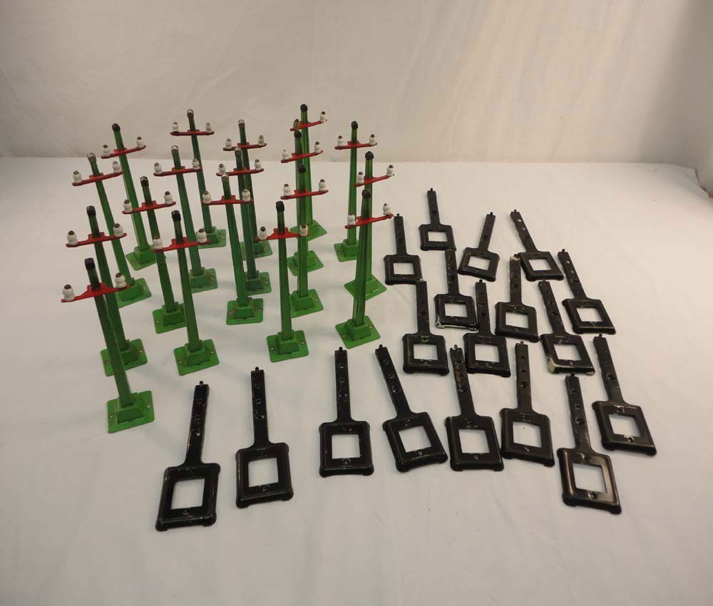 ABT: Nice 18-item Lionel #071 Assortment Telephone: Paul V. Ambrose and Drew J. Bauer present: These are 18 #071 Telephone Poles and Stands that Lionel made Pre War. What you see is what you will receive. Please add $18.00 for US-48 Shipping and Insura