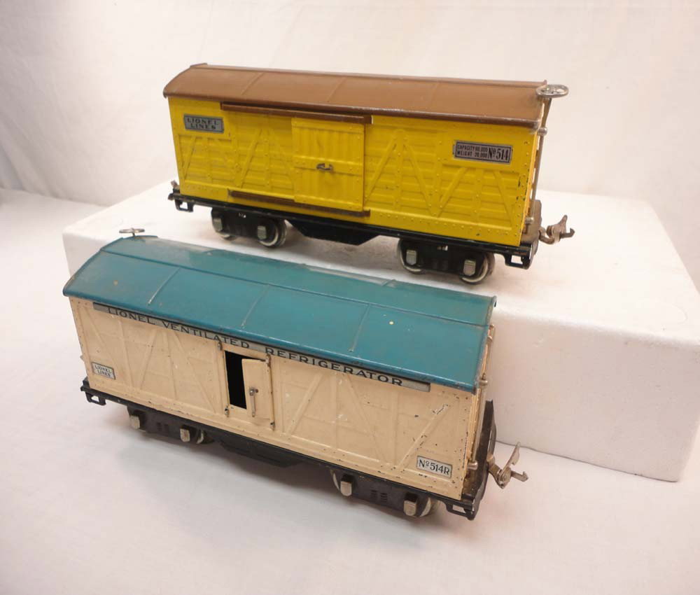 ABT: Lionel Standard Gauge #514 Box Car & #514R Re: Paul V. Ambrose and Drew J. Bauer present: These are the #514 Box Car and the #514R Reefer that Lionel made in Standard Gauge in the late 1920s. Note each example missing door. No Boxes. Please add $1