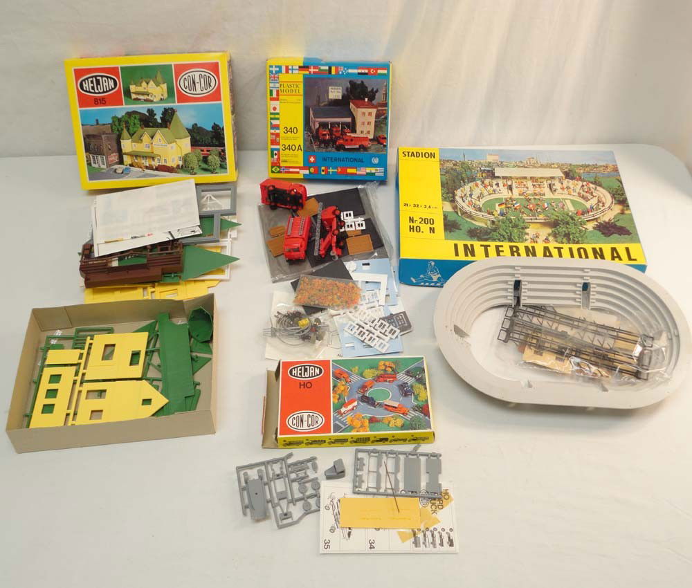 ABT: Con-Cor/International HO Scale: 4 Assorted Kits: Paul V. Ambrose and Drew J. Bauer present: These are four Assorted Kits that Con-Cor/International made in HO Scale a few years ago. Included are the Building, the Truck, the Stadium, and the Fire Sta