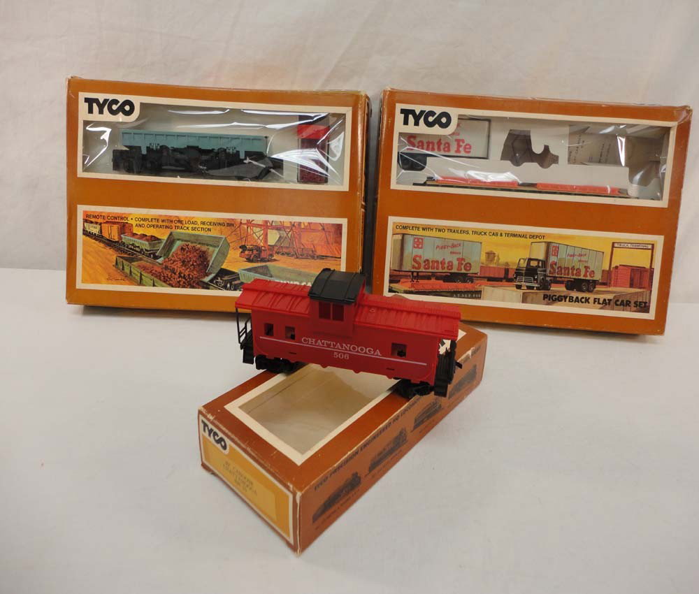ABT: Tyco HO Scale: #328/925/348 Cars/OBs: Paul V. Ambrose and Drew J. Bauer present: These are the #328 Chattanooga Caboose, the #925 Ore Dump Car Set, and the #348 Piggyback Flat Car Set that Tyco made in HO Scale a few years ago. Please loo