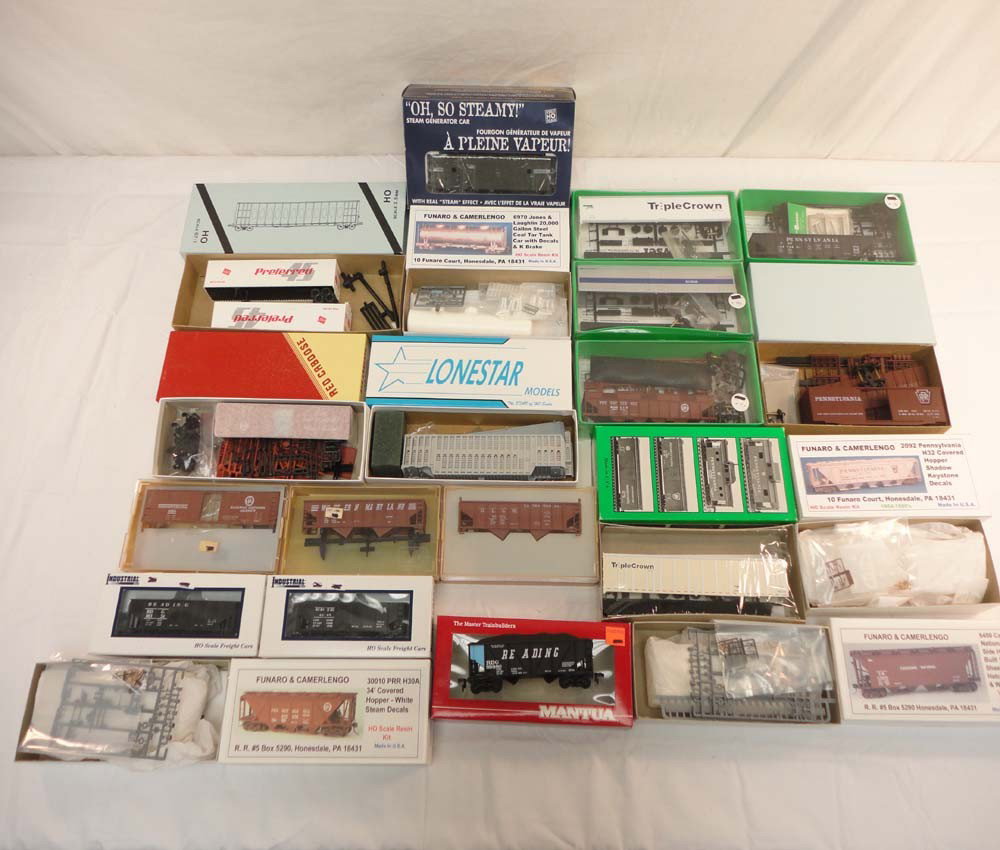 ABT: HO Scale: 20 Assorted Freight Car Kits/OBs: Paul V. Ambrose and Drew J. Bauer present: These are twenty Assorted Freight Car Kits that are in HO Scale. Please look at all the pictures; what is pictured is what you will receive. Original Boxes. 