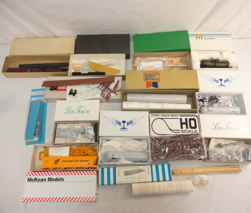 ABT: HO Scale: 14 Assorted Car Kits/OBs: Paul V. Ambrose and Drew J. Bauer present: These are fourteen Assorted Car Kits that are in HO Scale. Please look at all the pictures; what is pictured is what you will receive. Original Boxes. Please