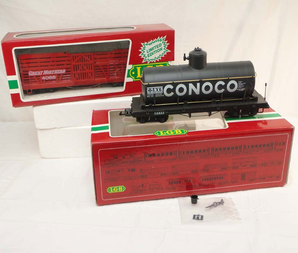 ABT: LGB G Scale: #4068-N01/4080 Cars/OBs: Paul V. Ambrose and Drew J. Bauer present: These are the #4068-N01 Great Northern Cattle Car and the #4080 Conoco Tank Car that LGB made in G Scale a few years ago. Please look at all the pictures; wh