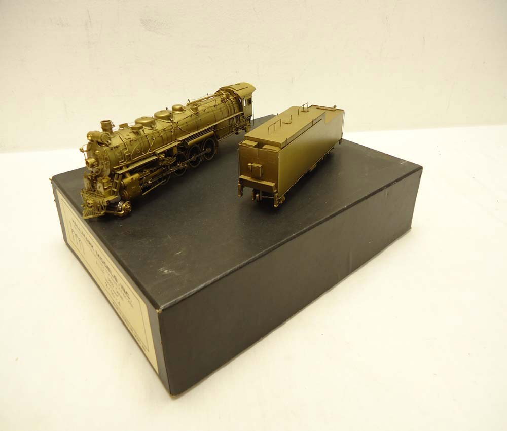 ABT: HO Brass: Dong Jin/Hallmark #5000-series ATSF: Paul V. Ambrose and Drew J. Bauer present: These are the #5000-series Santa Fe 'Madam Queen' 2-10-4 Steam Engine and Tender that Hallmark/Dong Jin made in Korea some time ago. Our Opinion is that they