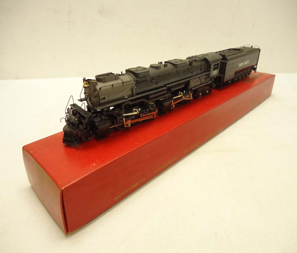 ABT: Rivarossi HO Scale: #1548 Union Pacific No. 3: Paul V. Ambrose and Drew J. Bauer present: This is the #1548 Union Pacific No. 3985 4-6-6-4 Challenger Engine and Tender that Rivarossi made in HO Scale a few years ago. Please look at all the picture