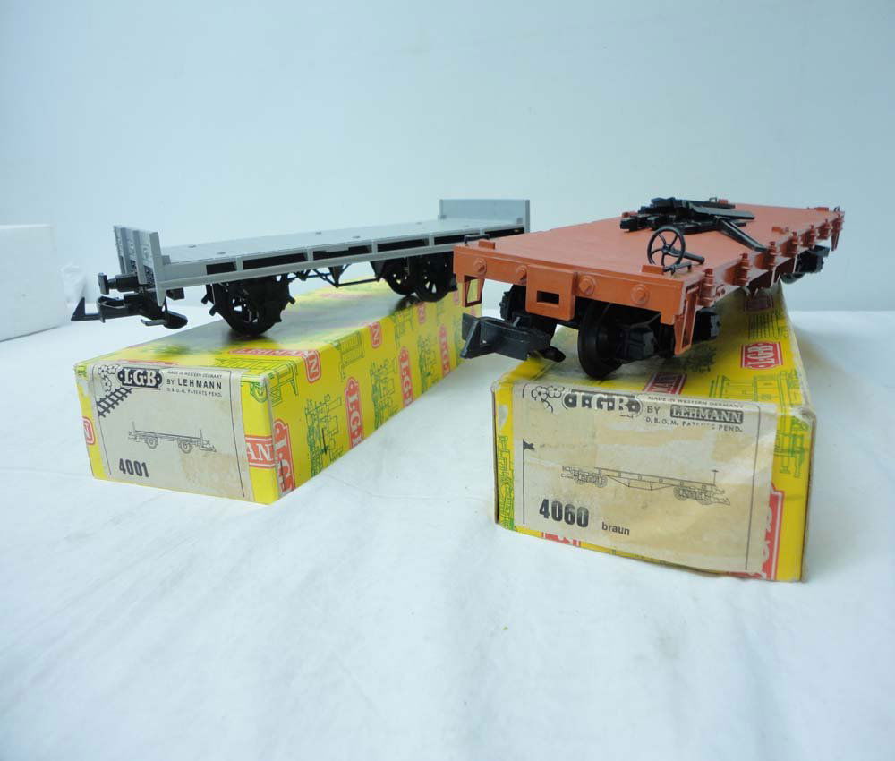 ABT: LGB G Scale: #4060/4001 Flat Cars/OBs: Paul V. Ambrose and Drew J. Bauer present: These are the #4060/4001 Flat Cars that LGB made for G Scale a few years ago. Our Opinion is that they are generally in Like New Condition. Original Boxes. A