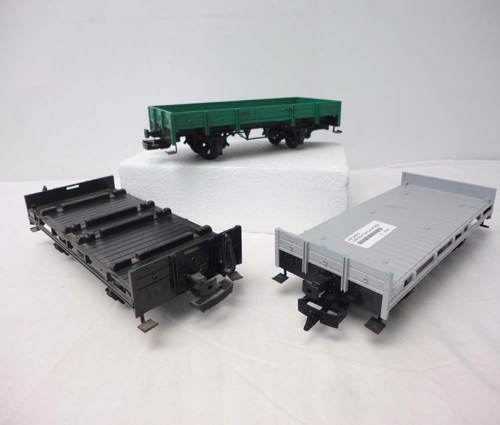 ABT: LGB G Scale: #4011 Flat Car, #4001 Gondola, &: Paul V. Ambrose and Drew J. Bauer present: These are the #4011 Flat Car, the #4001 Gondola, and the #4003 Flat Car that LGB made for G Scale a few years ago. Our Opinion is that they are generally in