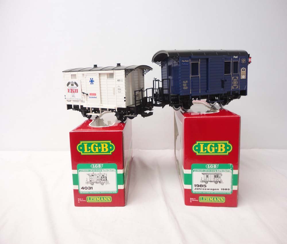 ABT: LGB G Scale: #4031/3019 Cars/OBs: Paul V. Ambrose and Drew J. Bauer present: These are the #4031 Reefer Car Special Sticker and the #3019 Box Car (roof is broken) that LGB made in G Scale a few years ago. Our Opinion is that they are