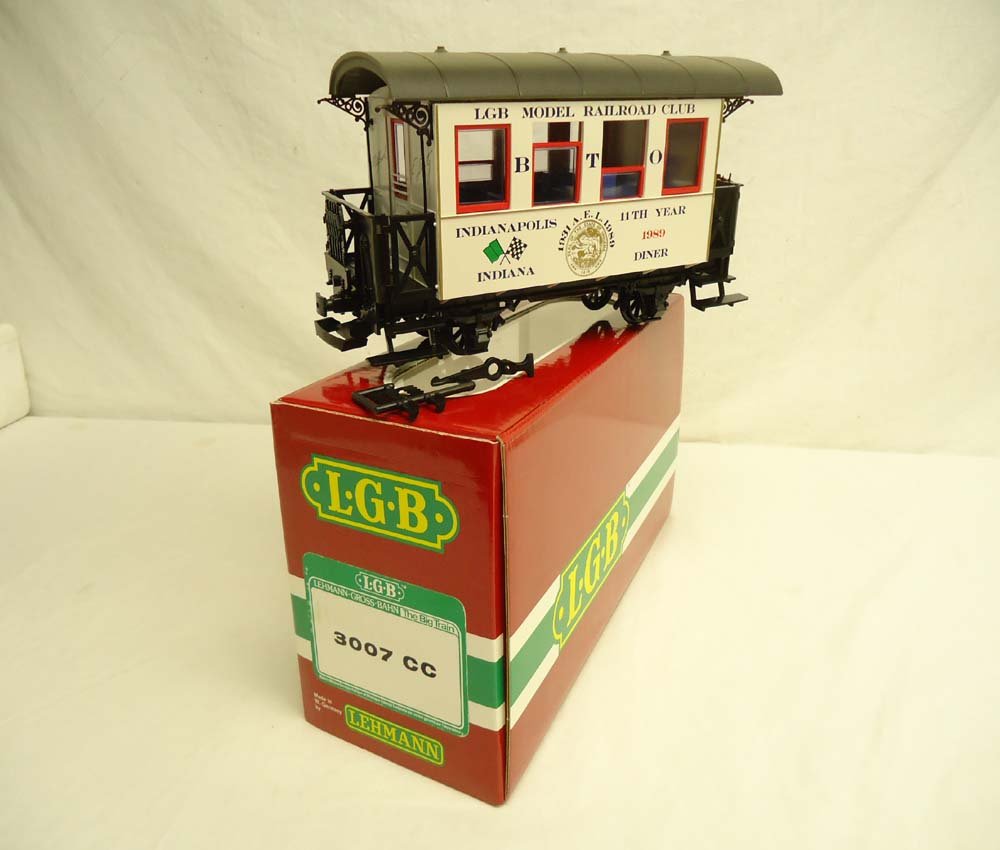 ABT: LGB G Scale: 3007CC Diner Passenger Car/OB: Paul V. Ambrose and Drew J. Bauer present: This is the #3007CC Diner Passenger Car that LGB made in G Scale a few years ago. Our Opinion is that it is generally in Like New Condition. Original Box. Al
