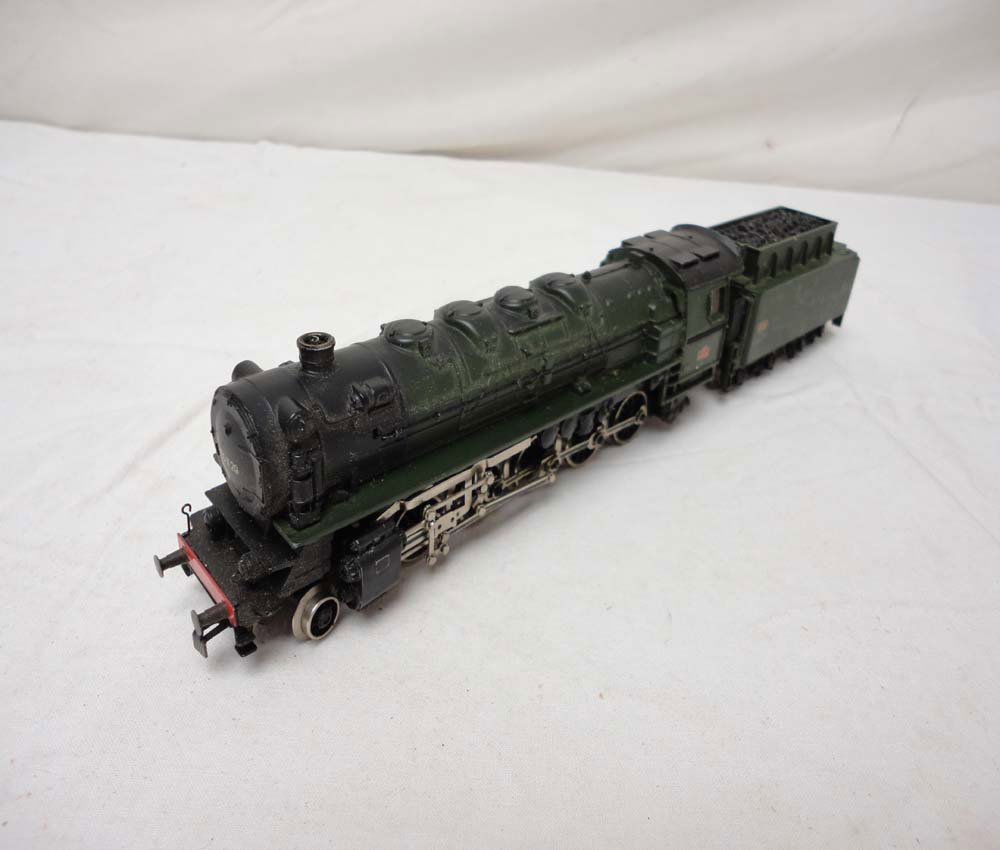ABT: Marklin HO: SNCF 2-10-0 Steam Engine & Tender: Paul V. Ambrose and Drew J. Bauer present: These are the Green SNCF 2-10-0 Steam E&T that marklin made in HO some time ago. Examine the pictures. No Box. Please add $16.00 for US-48 Shipping and Insur