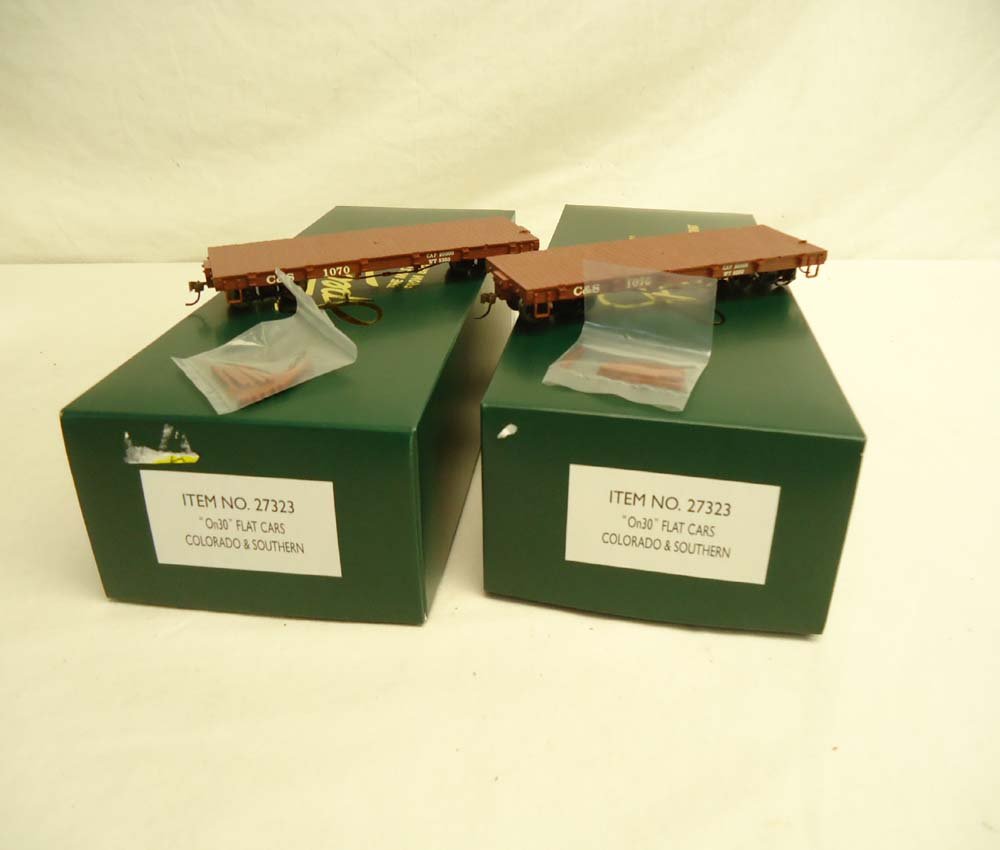 ABT: Bachmann On30 Scale: 2 #27323 Colorado & Sout: Paul V. Ambrose and Drew J. Bauer present: These are two #27323 Colorado & Southern Flat Cars that Bachmann made in On30 Scale some time ago. Please review all pictures: what is shown is what you will