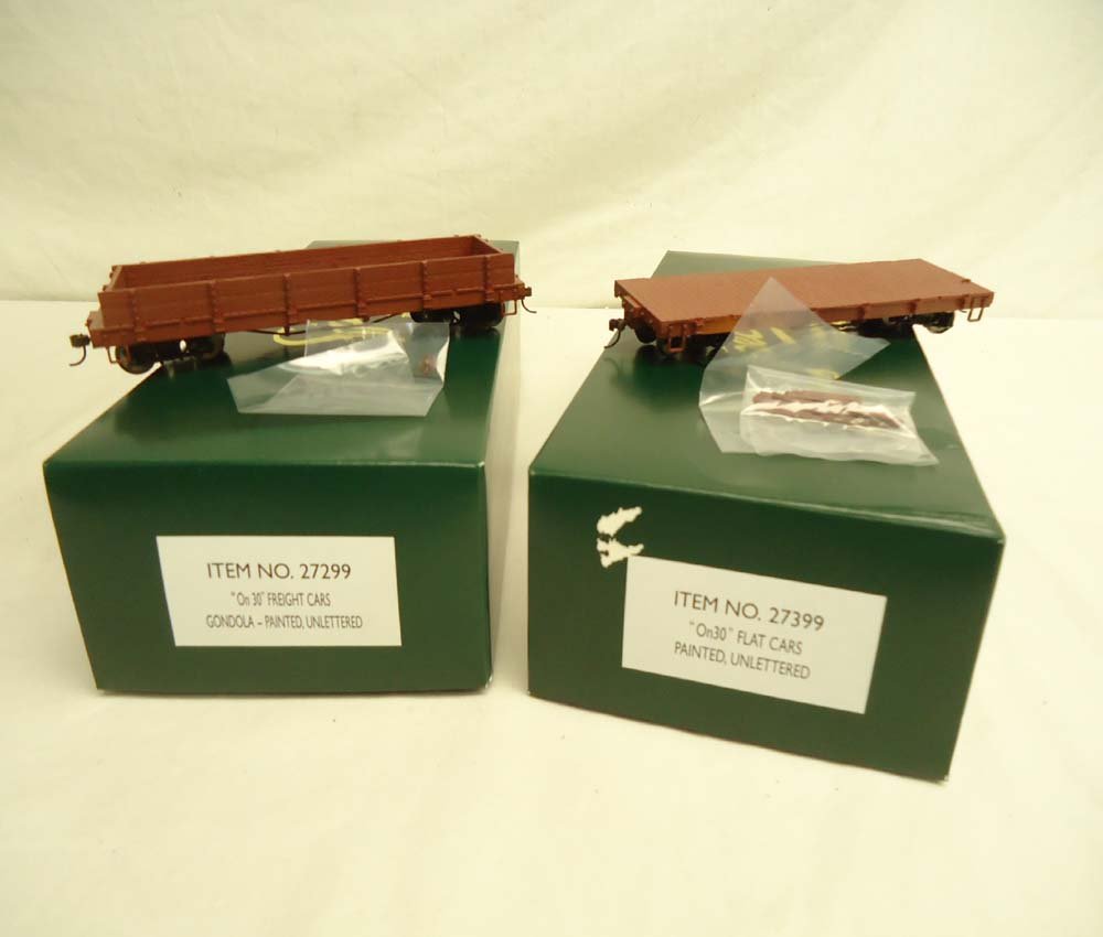 ABT: Bachmann On30 Scale: #27399/27299 Cars/OBs: Paul V. Ambrose and Drew J. Bauer present: These are the 27399 Flat Car and the #27299 Gondola (both painted and unlettered) that Bachmann made in On30 Scale some time ago. Please review all pictures: