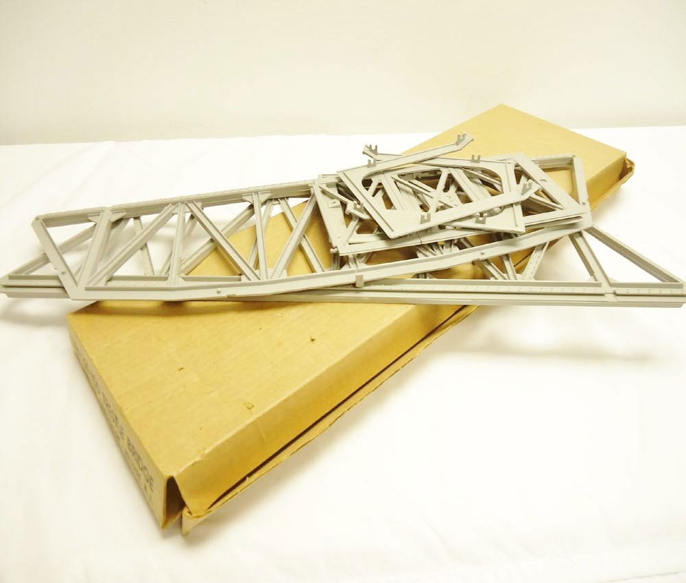 ABT: Rare Lionel #321-100 Trestle Bridge from #234: Paul V. Ambrose and Drew J. Bauer present: This is the #321-100 Trestle Bridge that Lionel made in the middle 1960s. It was a special Uncatalogued offering made only for the notable Sears #2347 C&O Fr
