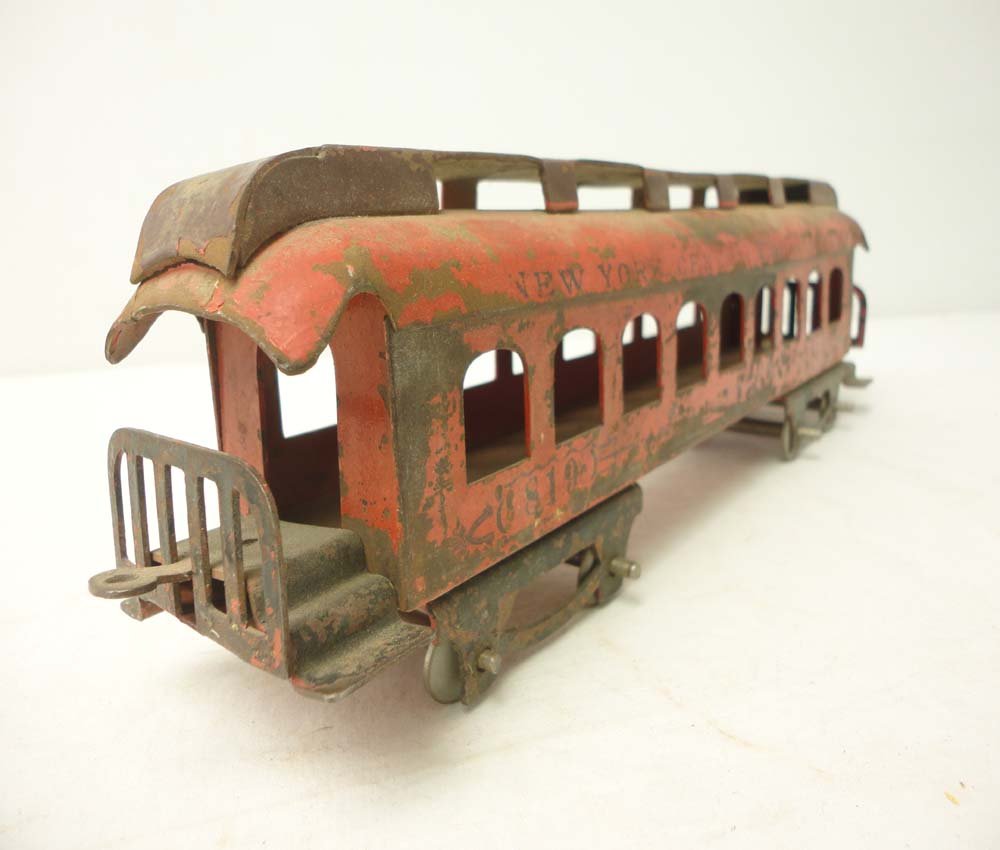 ABT: Unusual Diecast #819 NYC Floor Passenger Car: Paul V. Ambrose and Drew J. Bauer present: This is an unusual diecast #810 New York Central & Hudson River/Niagra Falls Floor Passenger Car by an unknown Maker from long ago. Approx. Scale O with whee