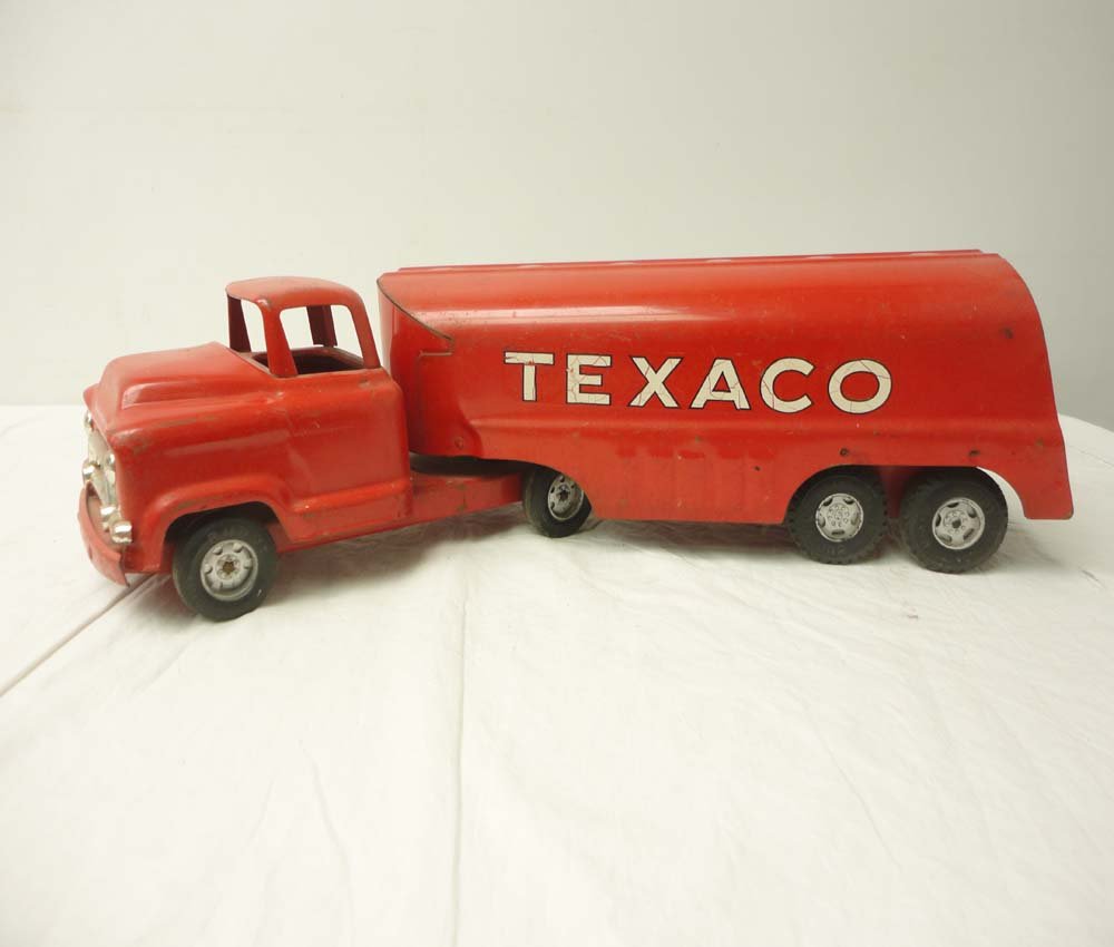 ABT: Buddy L/Moline Texaco Tanker Truck: Paul V. Ambrose and Drew J. Bauer present: This is the stamped-steel Texaco Tanker Truck that Buddy L/Moline made some time ago. Note this model measures approx 24-inches when joined. Examine the last