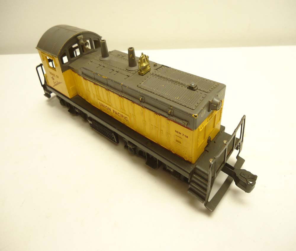 ABT: Scarce Lionel #613 UP Diesel Switcher: Paul V. Ambrose and Drew J. Bauer present: This is the scarce #616 Union Pacific Diesel Switcher that Lionel made in 1958. What is pictured is what you will receive. No Box. Please add $16.00 for US-4