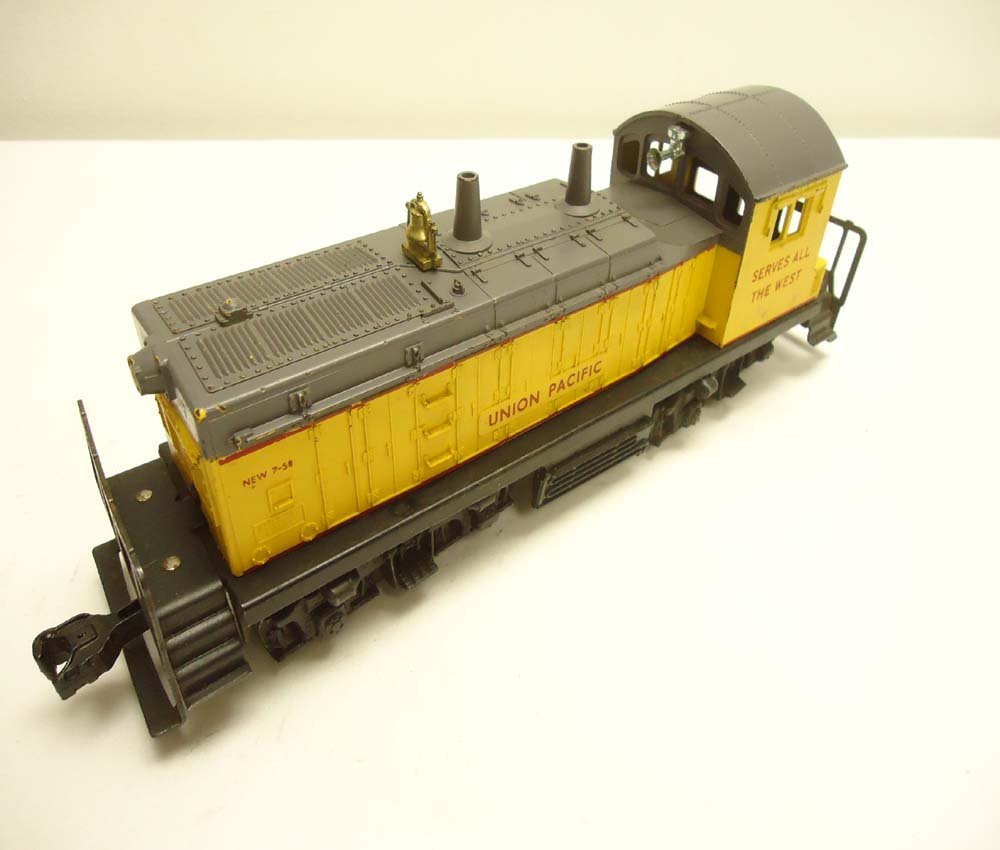 ABT: Scarce Lionel #613 Union Pacific Diesel Switc: Paul V. Ambrose and Drew J. Bauer present: This is the scarce #613 Union Pacific Diesel Switcher that Lionel made circa 1958. What is shown is what you will receive. No Box. Please add $16.00 for US-4